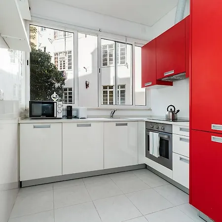 Апартаменты Relaxed, Homely Flat In Penha De Franca Лиссабон