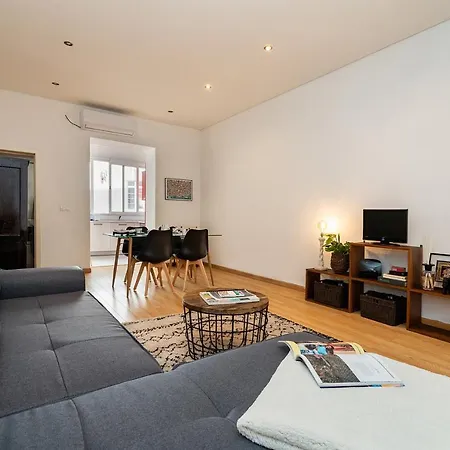 Relaxed, Homely Flat In Penha De Franca * Лиссабон