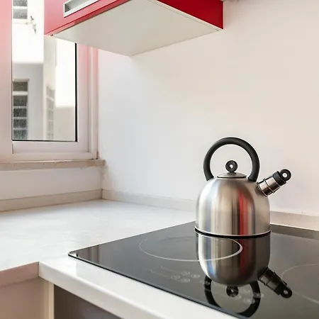 Relaxed, Homely Flat In Penha De Franca Апартаменты Лиссабон